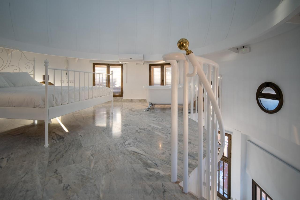 Conjunto De Apartamentos Antiguo Palacio Hotel Paris Huelva Kültér fotó