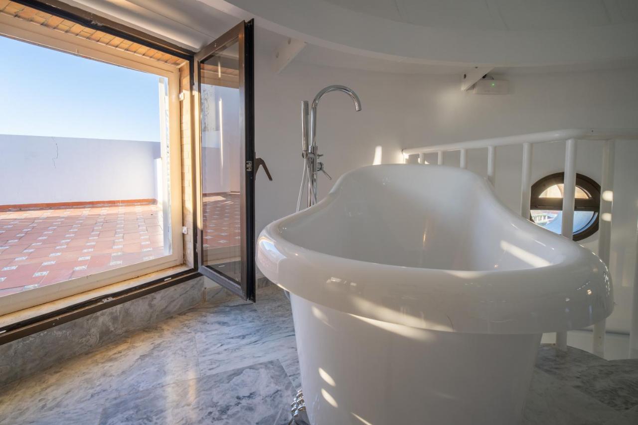 Conjunto De Apartamentos Antiguo Palacio Hotel Paris Huelva Kültér fotó